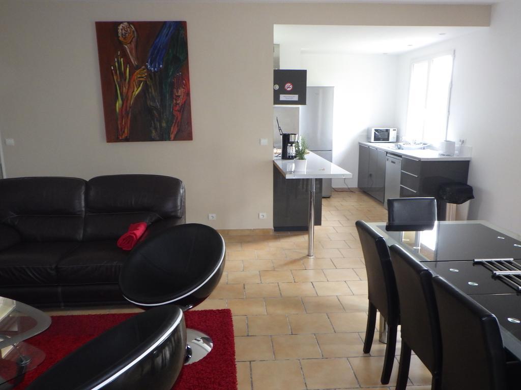 Les Gites Du Vieux Frene Longavesnes Luaran gambar
