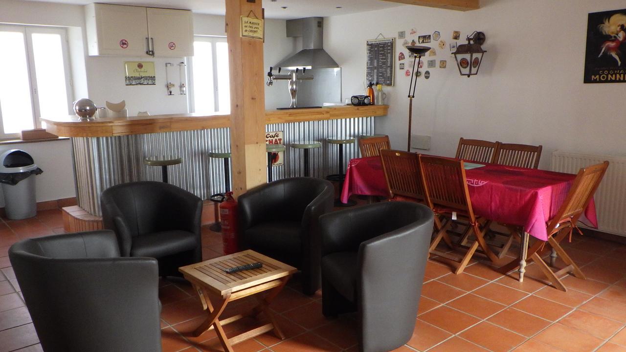 Les Gites Du Vieux Frene Longavesnes Luaran gambar